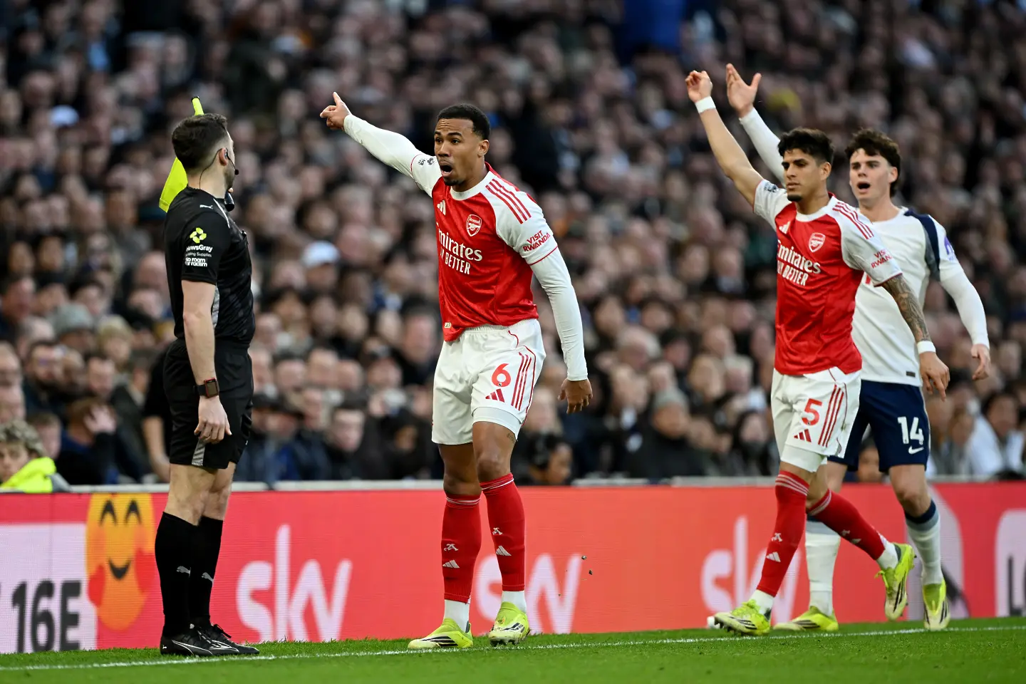 На живо: Тотнъм - Арсенал (Състави)