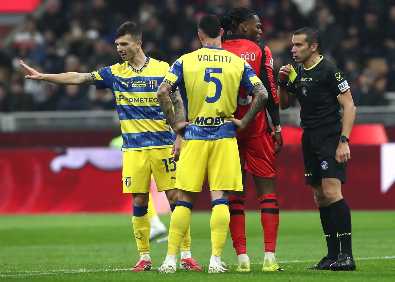 Лаутаро Валенти, Рафаел Леао, Марко Пичинини, Милан - Парма / Getty Images