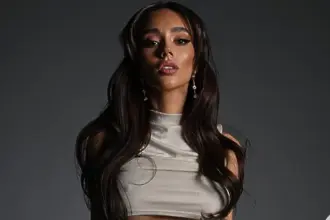 Футболна половинка скочи на българските политици