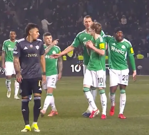 При 5:0 и хеттрик - Антъни Гордън и Кийриън Трипиър си вдигнаха скандал (СНИМКИ)