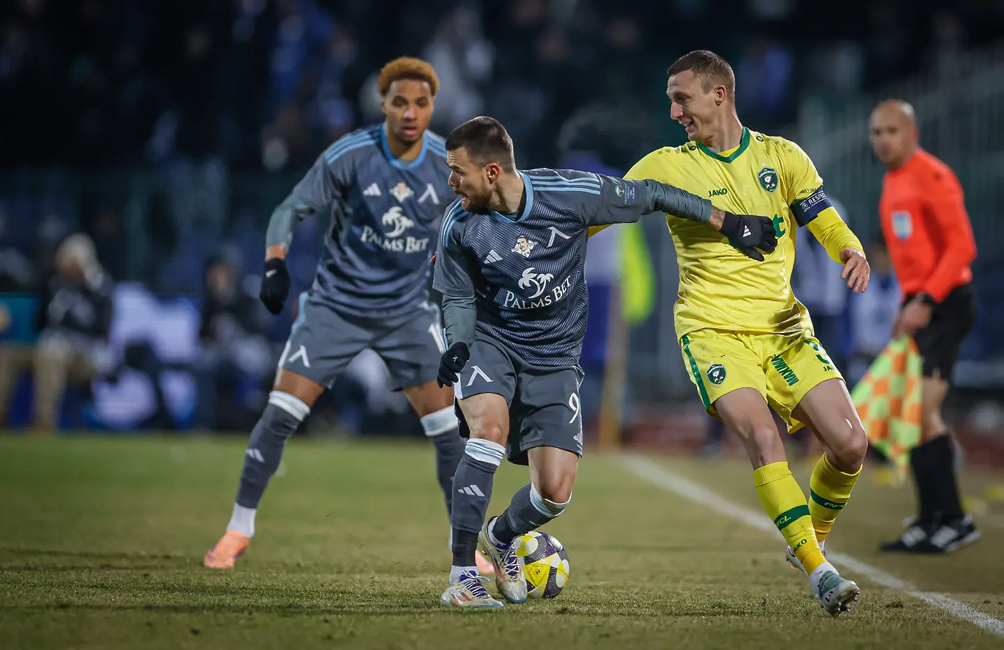 Левски пусна на търг специалните екипи от мача за Суперкупата