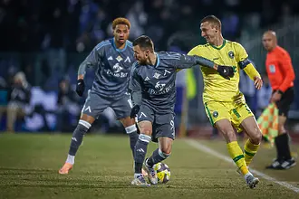 Левски пусна на търг специалните екипи от мача за Суперкупата