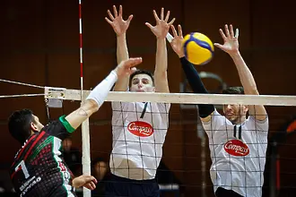 ЦСКА и Нефтохимик с безпроблемни победи