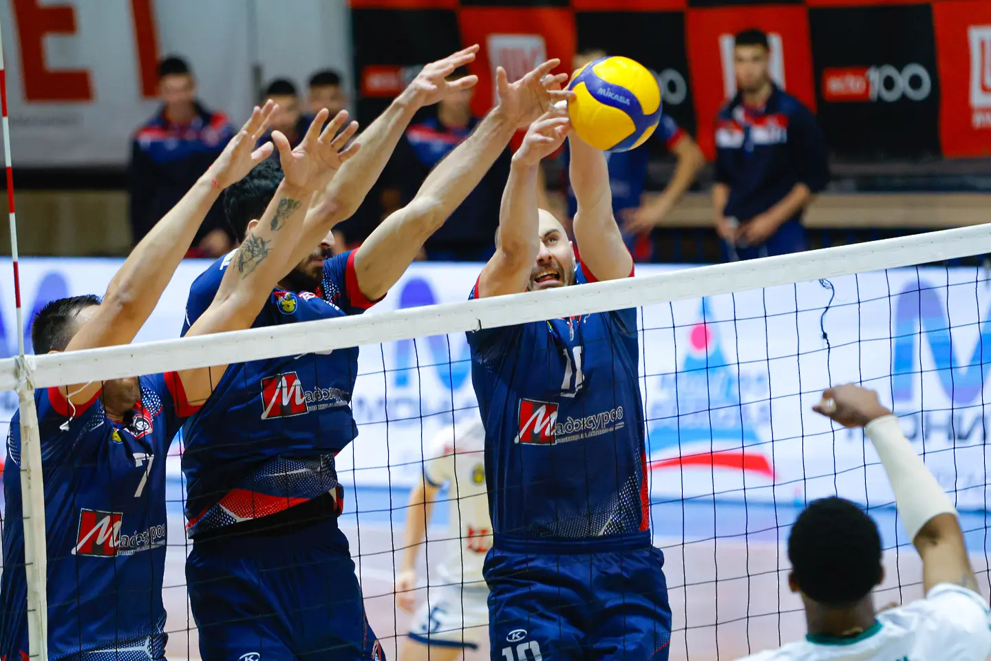 Експресна победа за Левски, Локо Пловдив си тръгна доволен от Разлог, Дея би, но не мина Берое