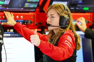 Формула 1 с жест към жените в падока