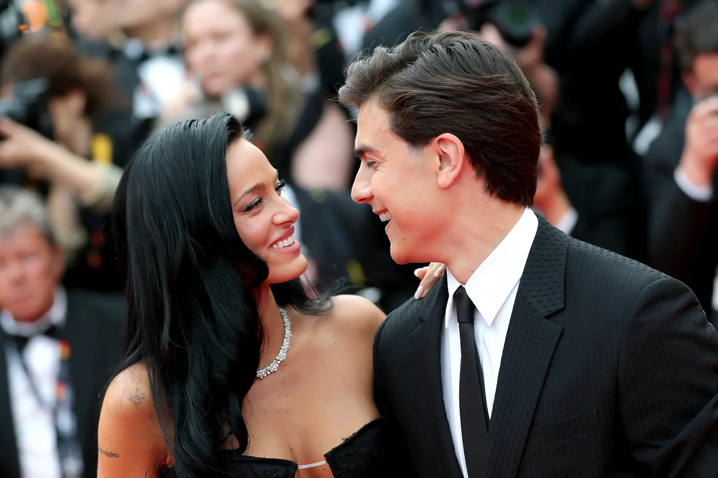 Дибала и бисексуалната му приятелка станаха родители