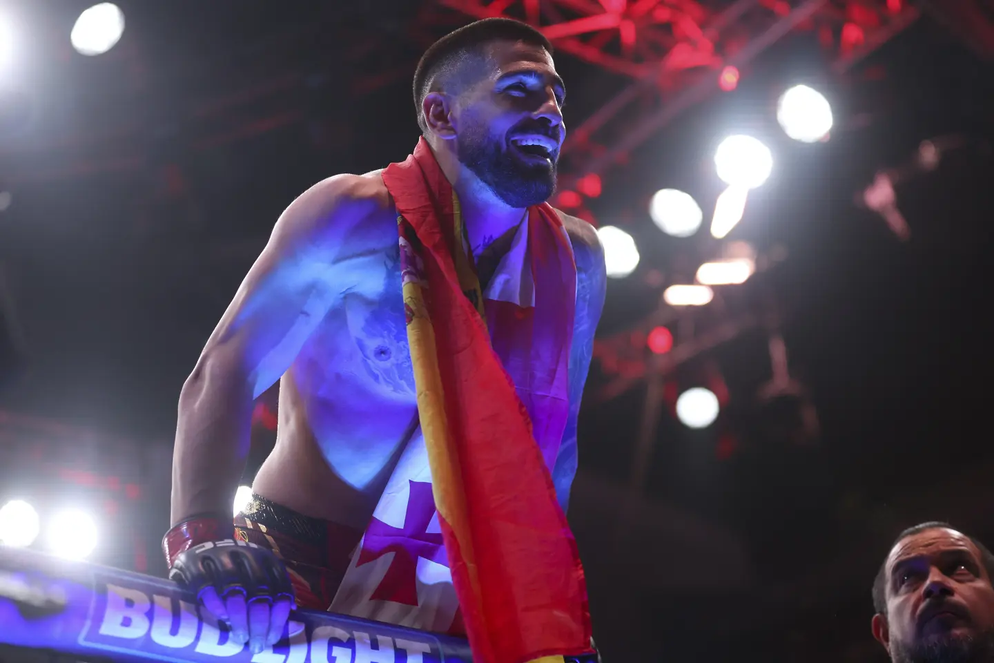 Топурия съгласен на мач с Джейк Пол