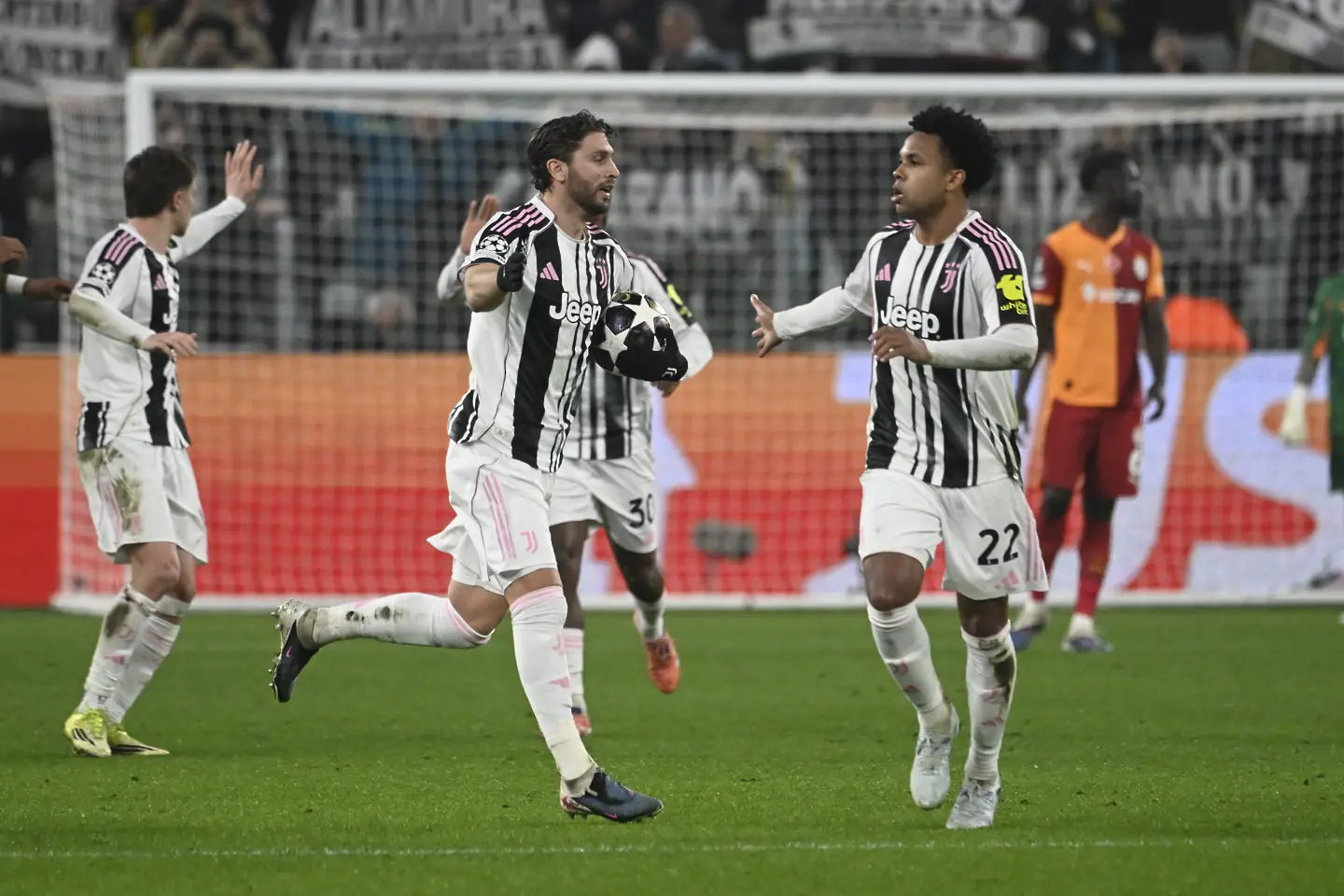 Мануел Локатели / Getty Images