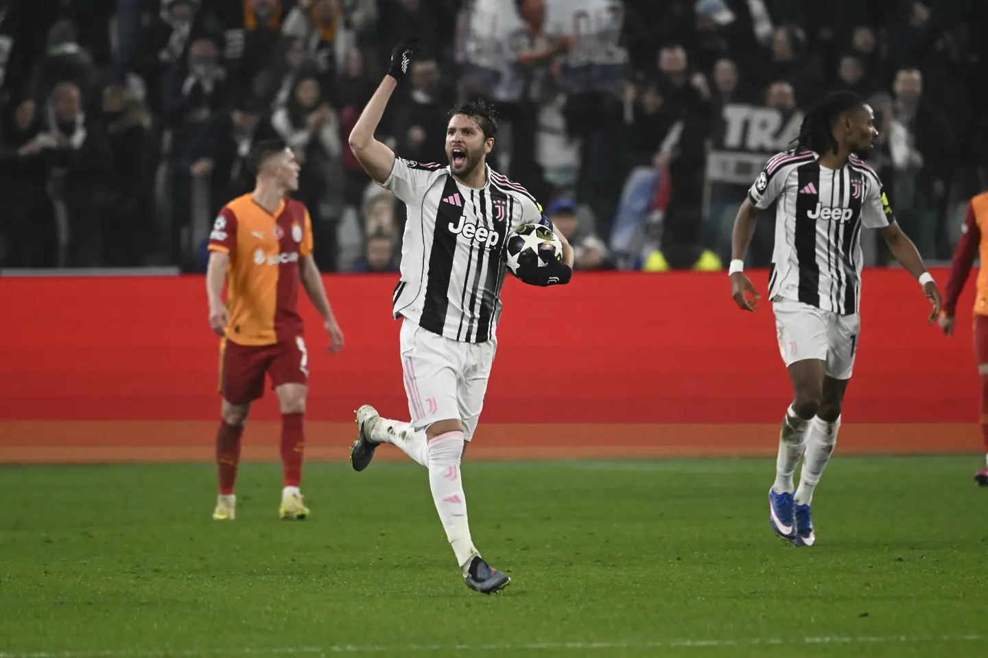 Мануел Локатели / Getty Images