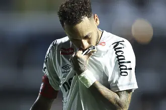 Сантос пред продажба на американски инвеститор, бащата на Неймар излиза от играта