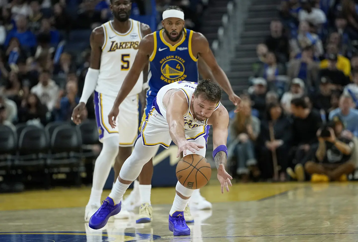 Дончич поведе Лейкърс към разгром над Голдън Стейт, Ню Орлиънс и Торонто продължават победните серии