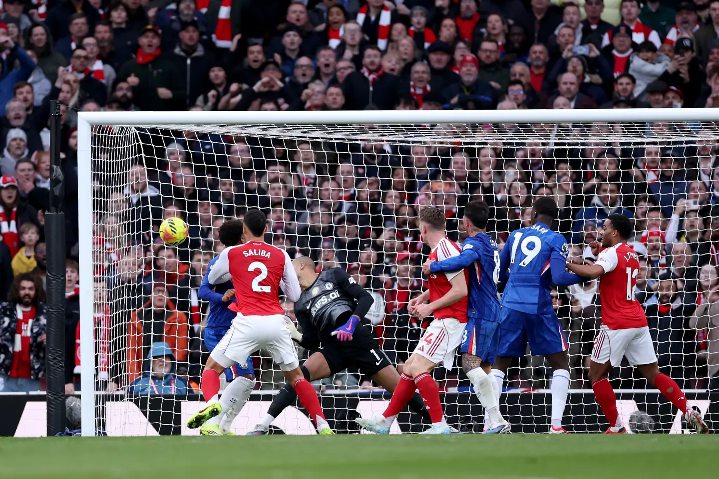 Арсенал с шампионска победа в дербито срещу Челси