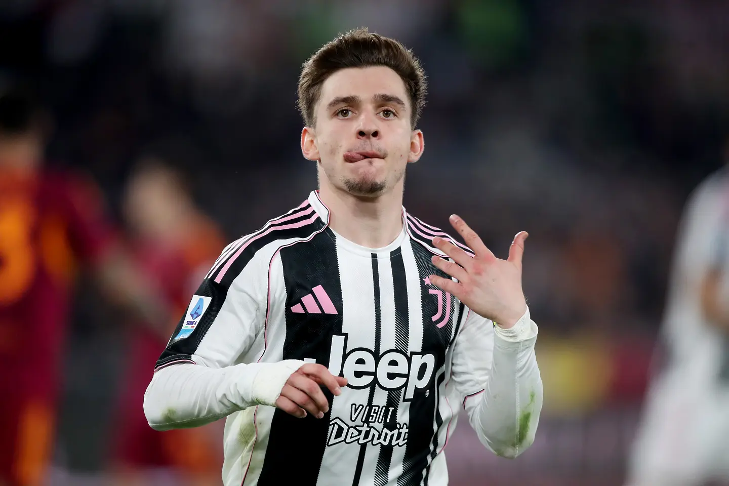 Шестголов трилър в Рим запази огромната интрига в битката за Шампионска лига