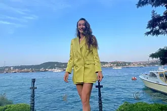 Волейболна красавица, любителка на сръбските песни, привлече погледите в Евролигата