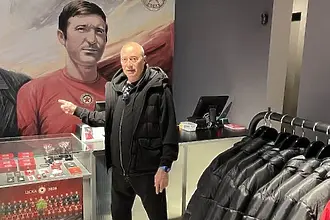 Легендата на Левски – Емил Велев, се появи изненадващо в „тила на...