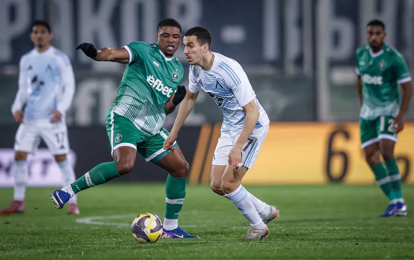 Квадво Дуа, Акрам Бурас / startphoto.bg