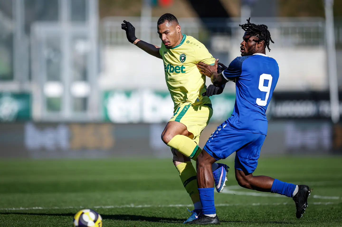 Оливие Вердон срещу Филип Ежике / startphoto.bg 