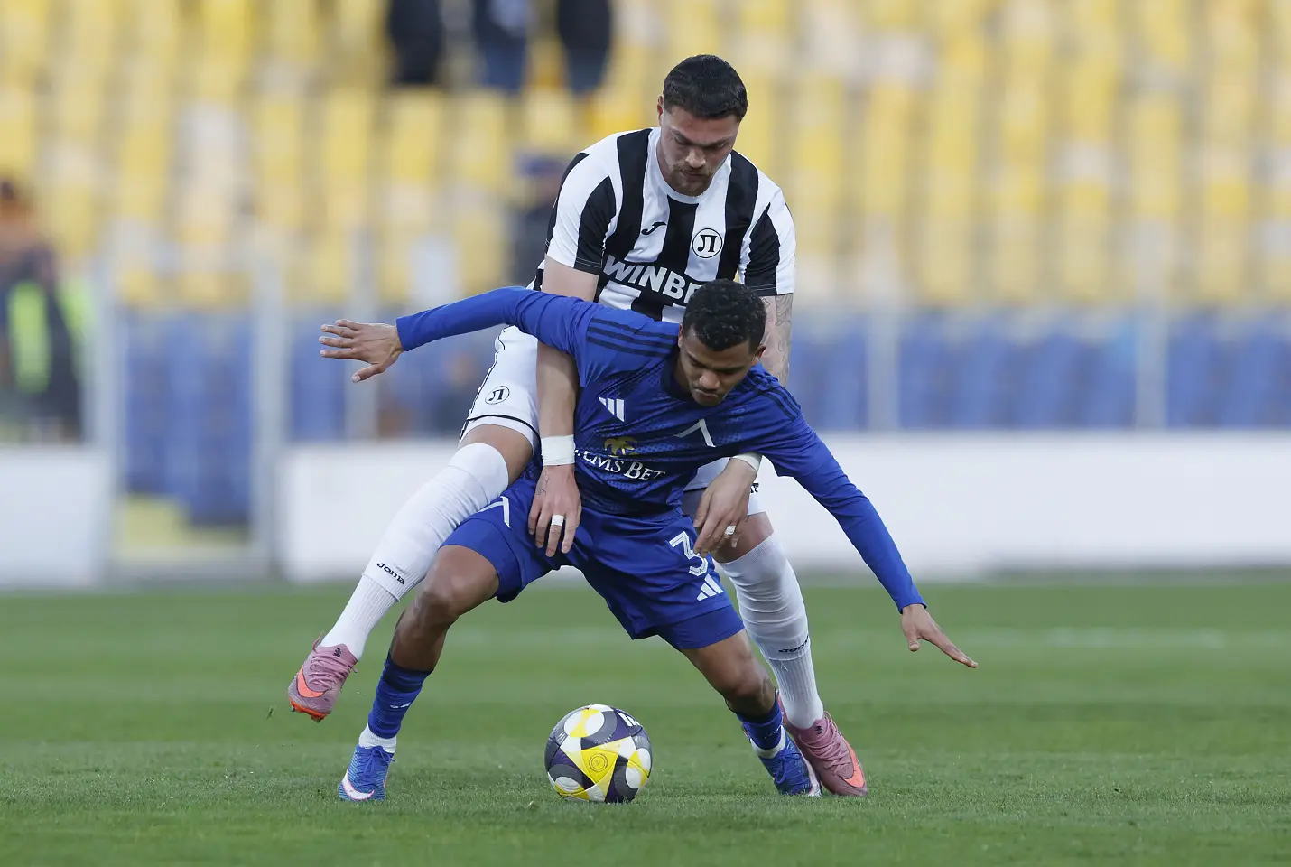 На живо: Левски - Локомотив Пловдив, нов записва първи минути за "сините", Асен Митков титуляр (Състави)