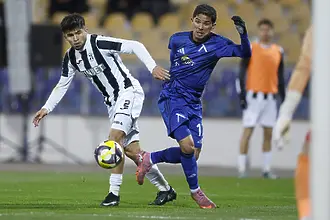 Късна дузпа донесе изстрадана победа на Левски срещу Локомотив Пловдив