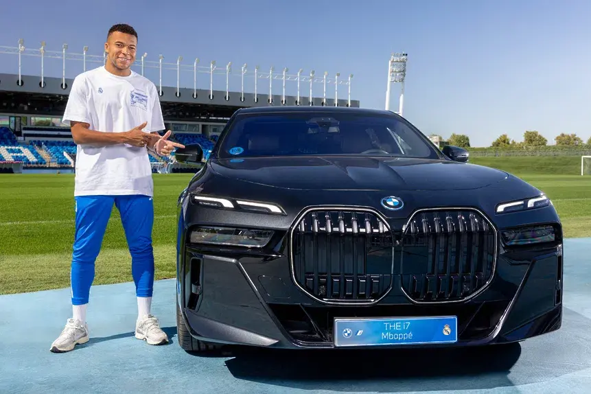 Килиан Мбапе с BMW / realmadrid.com