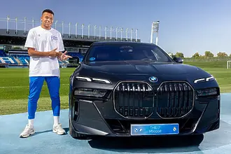 Край на чакането: Мбапе вече има книжка и подкара баварец