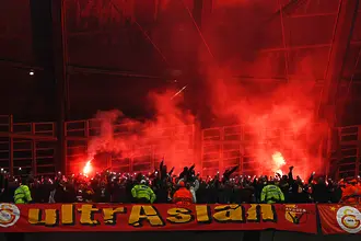 Без феновете на Галатасарай при гостуването на Ливърпул