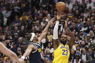 Историческа нощ за Леброн Джеймс - счупи пореден рекорд (ВИДЕО)