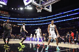 Дончич и Леброн се развихриха - Лейкърс с нова победа (ВИДЕО)