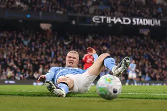 Манчестър Сити се подхлъзна, борещ се за оцеляване изненада „Етихад“ с два красиви гола