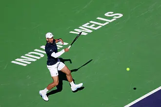 Джокович пребори поляк и вятъра за успешен старт в Индиън Уелс (ВИДЕО)