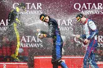 Световните издания не пропуснаха да отбележат с големи суперлати...