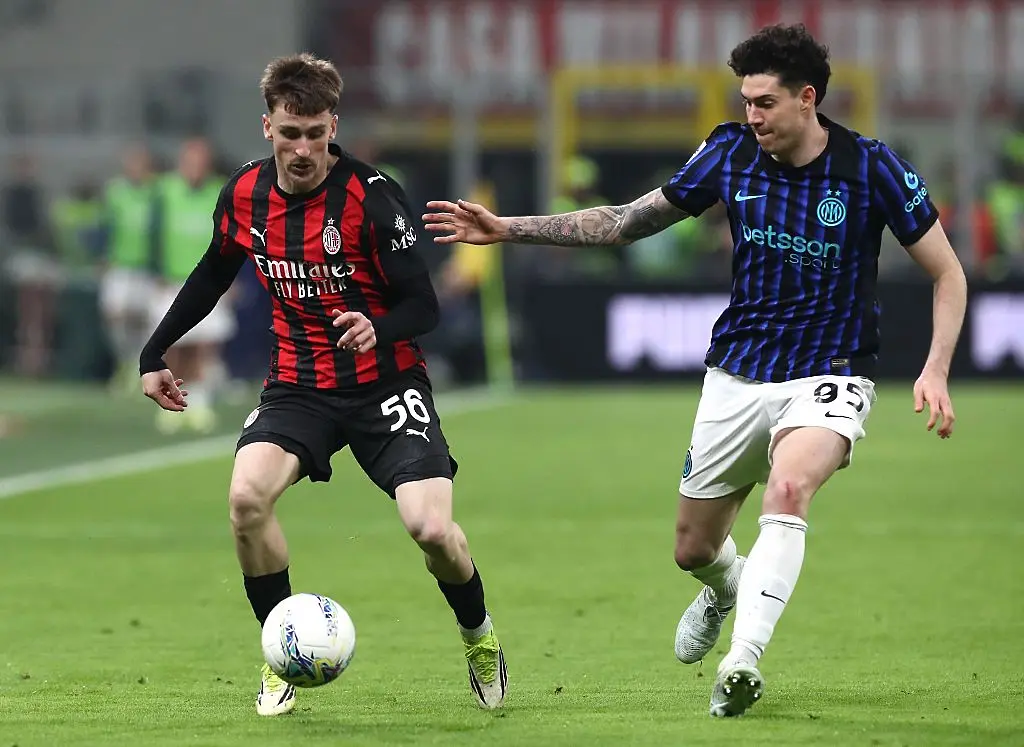 Алексис Салемакерс срещу Алесандро Бастони/ Getty Images 