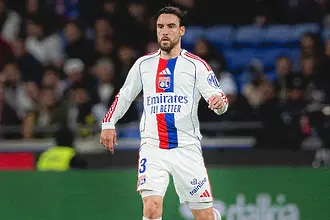 Олимпик Лион се спаси от трето поредно поражение в Лига 1 и общо че...