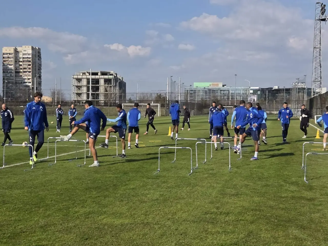 Левски тренира без Вуцов, Сангаре и Фабиен 