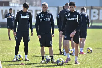 Защитник поднови тренировки с Локо Пловдив