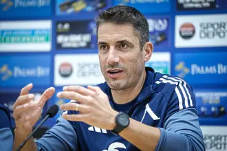 Старши треньорът на Левски Хулио Веласкес говори преди гостуване...