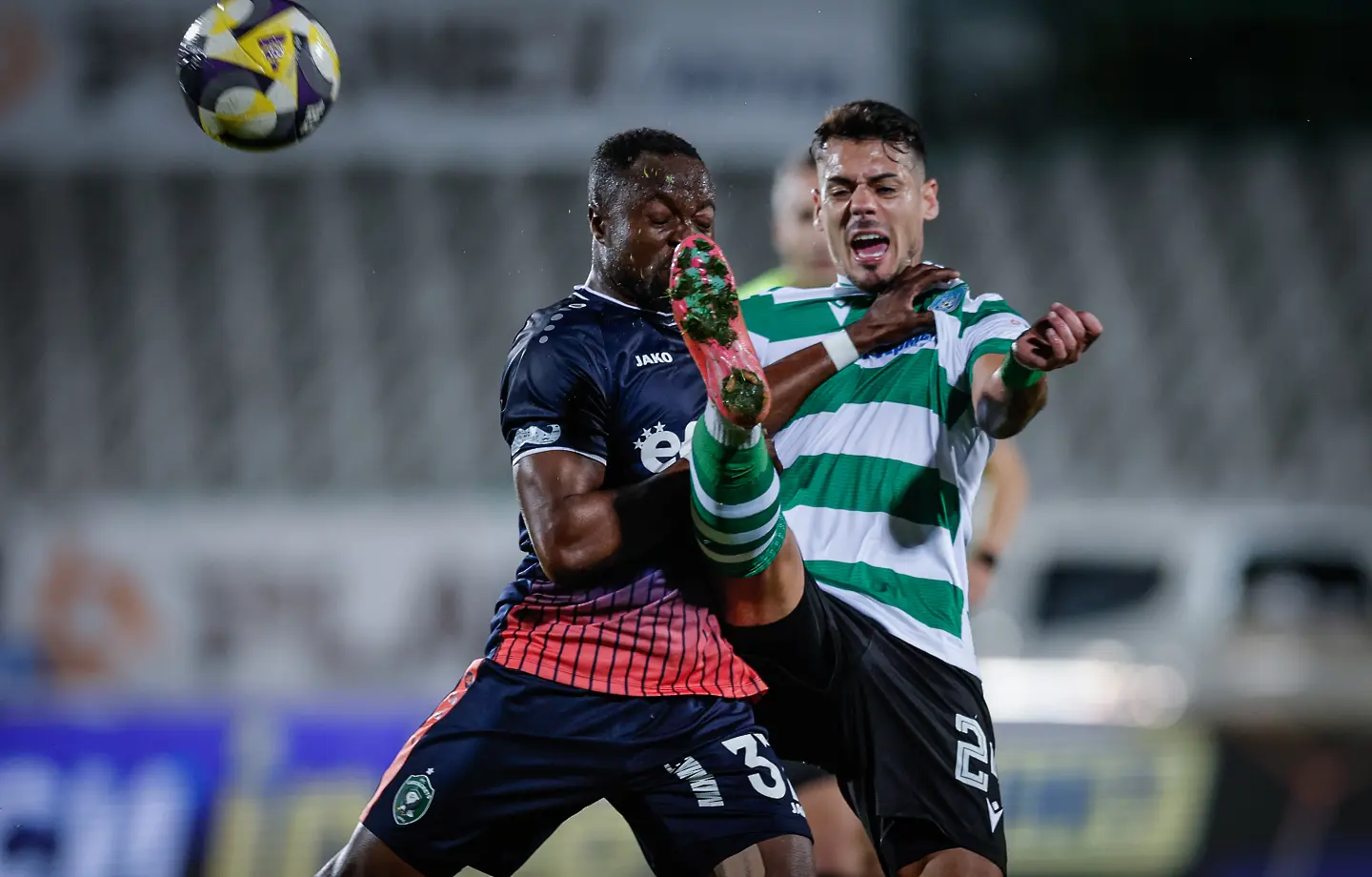 Бърнард Текпетей срещу Давид Телеш / startphoto.bg 