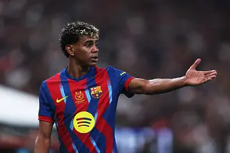 Ламин Ямал не присъства на специалната вечеря на Барселона, организирана от Роналд Араухо 