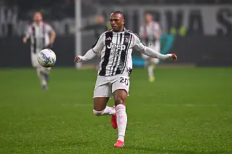 Турци изкушават нападател от Ювентус