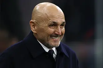 Ювентус награждава Лучано Спалети с нов договор 