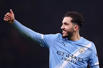 Иска „Златната топка“, за да смълчи баща си