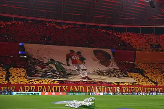 Фенове просълзиха нападател с трогателна хореография (ВИДЕО)