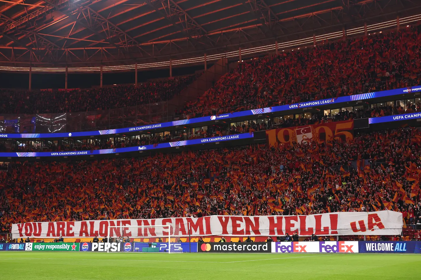 На живо: Галатасарай - Ливърпул (Състави)