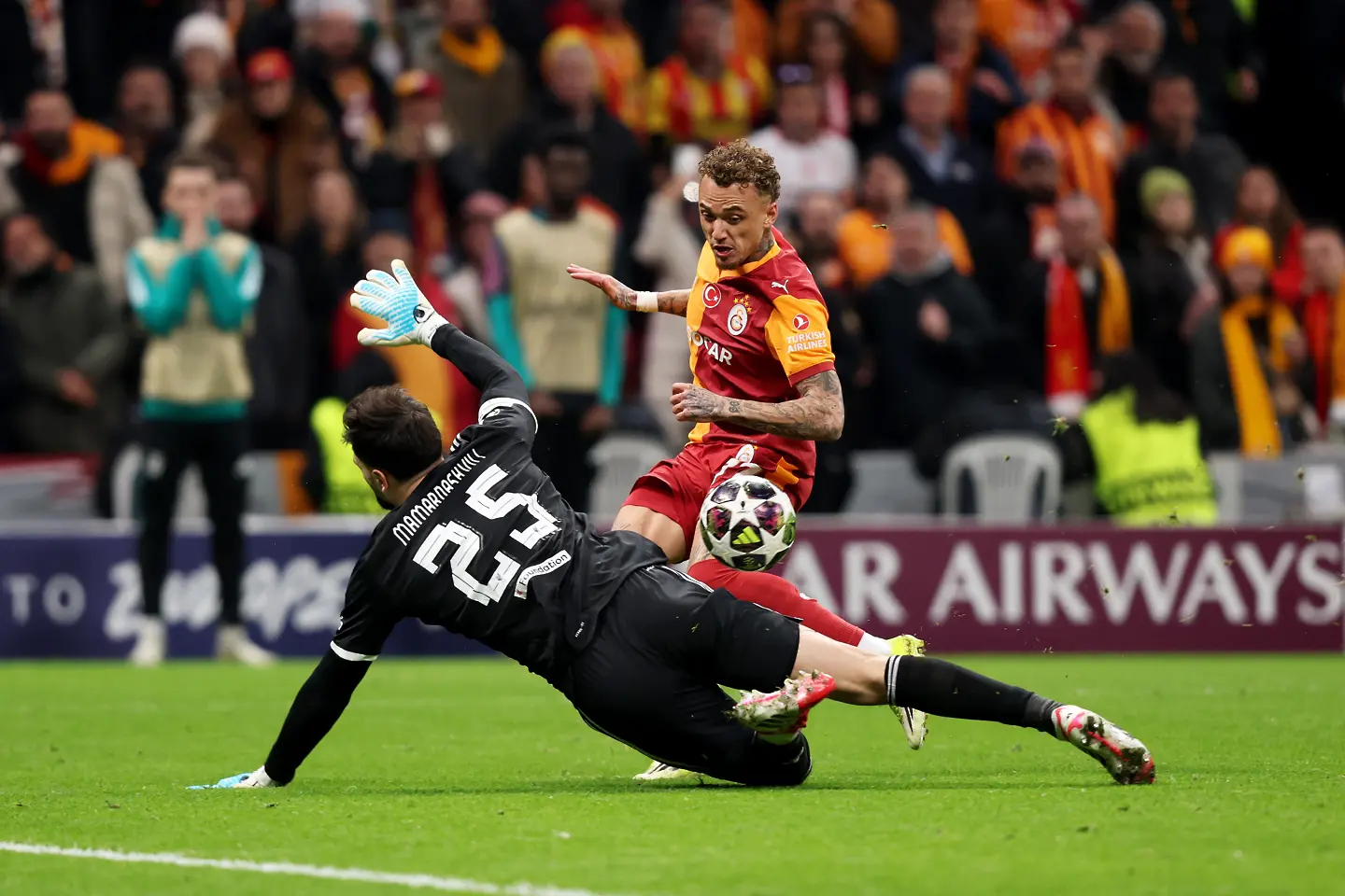 Ноа Ланг срещу Гиорги Мамардашвили / Getty Images