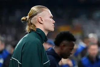 Агентът на Холанд: Изпитваме оргромно възхищение към Барселона, но...