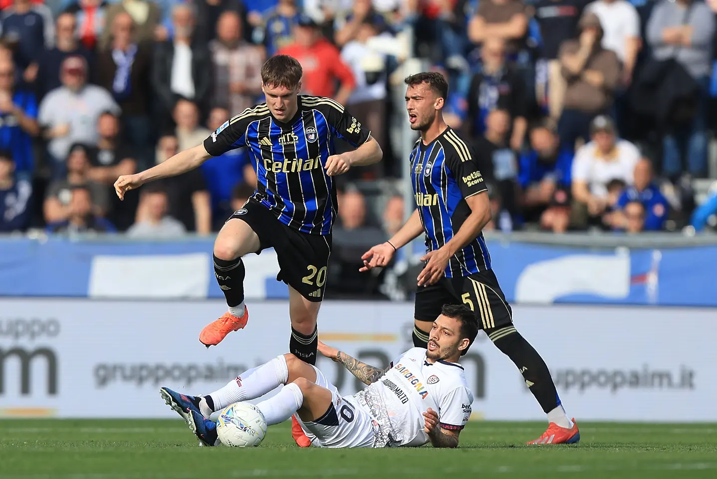 Микел Аебишер, Джанлука Гаетано, Пиза - Каляри / Getty Images