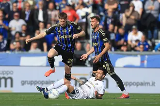 Пиза – Каляри мина без българите, „кулите“ с дълго чакан успех в мач с два червени картона