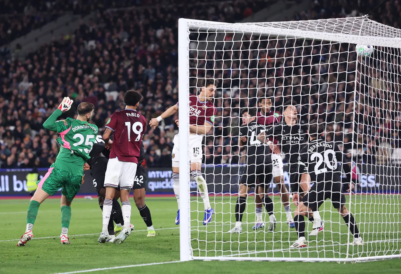 Уест Хем - Манчестър Сити / Getty Images