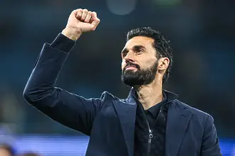 Арбелоа пренаписа историята на Шампионска лига за сметка на Гуардиола и Моуриньо