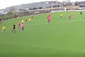 БФС наказа сурово футболиста, който изрита вратар в главата